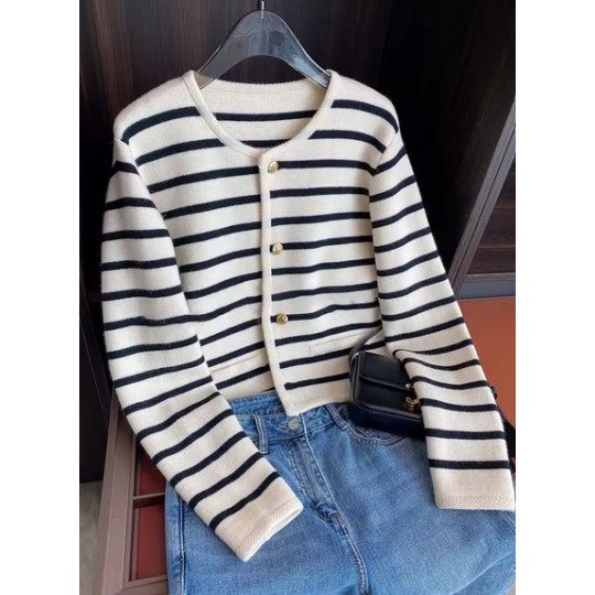 Striped Crop Knit Cardigan – Casual Chic Striped Crop Knit Cardigan – Casual Chic